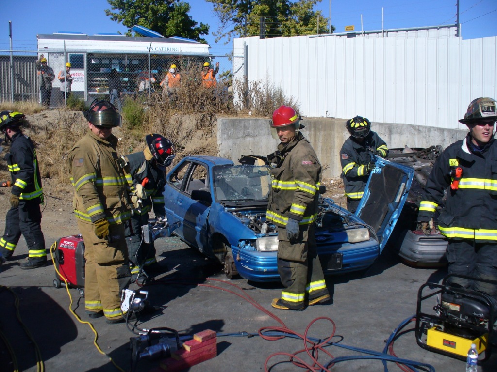 loading Gallery/Training/Vehicle Extrication, San Jose, sept09/fullsize/marjie 049.jpg... or select a thumbnail